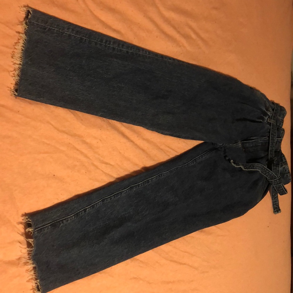 Abercrombie & Fitch Ultra High Rise Mom Jeans